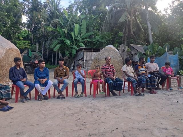 উপস্থিত সদস্য ও এলাকাবাসী